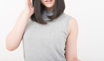 電話エッチを楽しむ女性